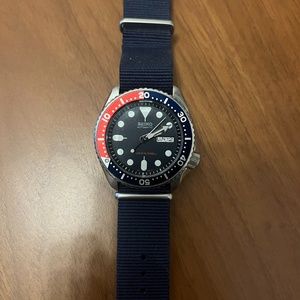 Seiko Automatic Blue/Red Diver's 200m